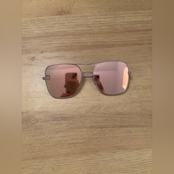 Quay Australia Accessories - Pink Quay high roller sungglasses